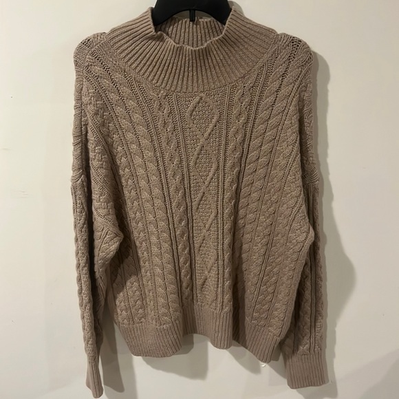 Banana Republic Sweaters - Banana Republic sweater XL
